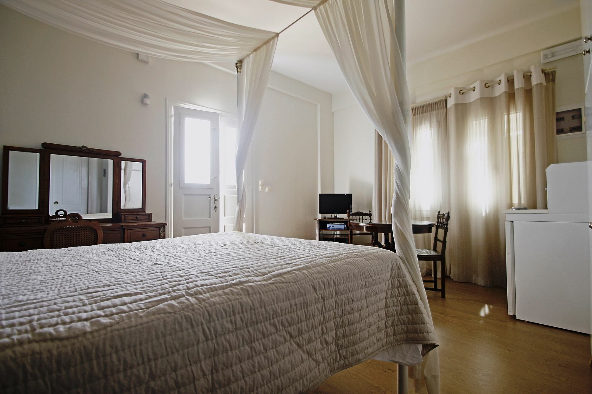 Emilia Luxury Apartments Megas Gialos - Nites Exterior photo